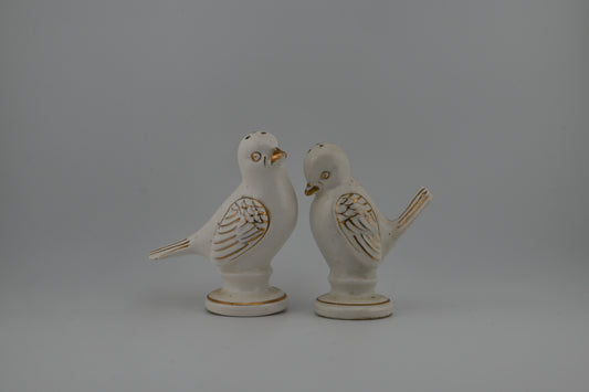 Vintage 1950s Love Birds Salt & Pepper Shakers – Ceramic Birds with Gold Trim, Made in Japan