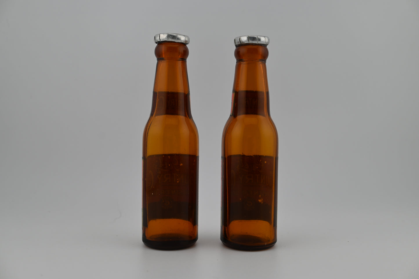 Vintage 1950s Goetz Country Club Pilsner Beer Bottle Salt & Pepper Shakers