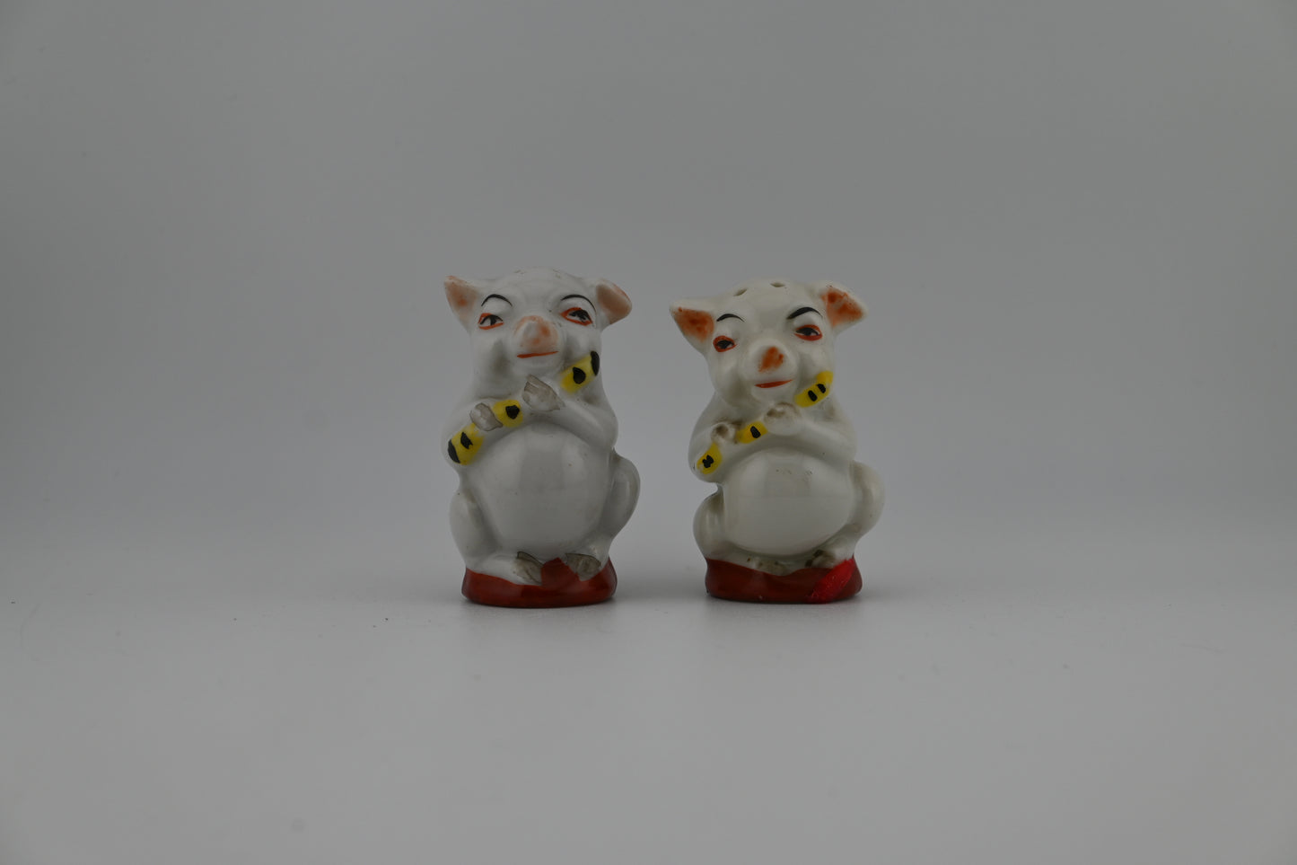 Vintage 1950sCeramic Pig Salt and Pepper Shaker Set – Made in Japan