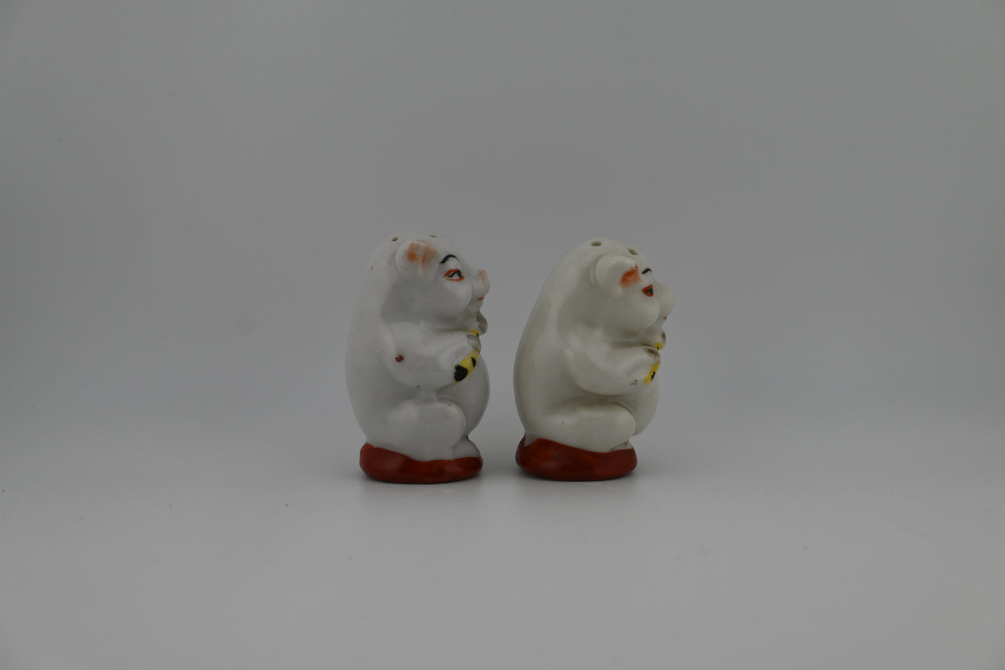 Vintage 1950sCeramic Pig Salt and Pepper Shaker Set – Made in Japan