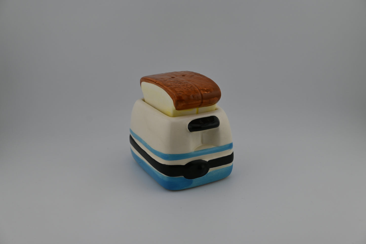 Vintage Stackable Bread & Toaster Salt & Pepper Shaker Set
