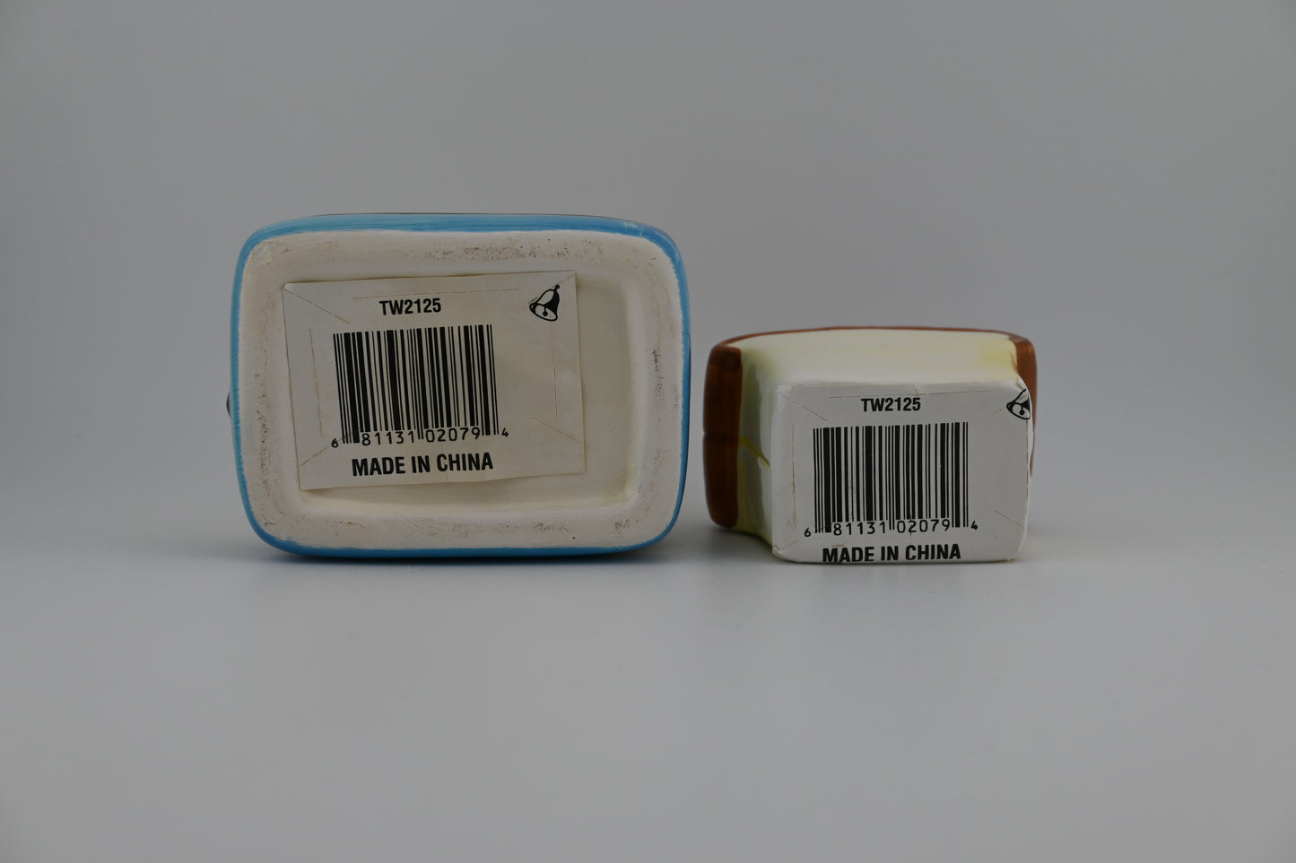 Vintage Stackable Bread & Toaster Salt & Pepper Shaker Set