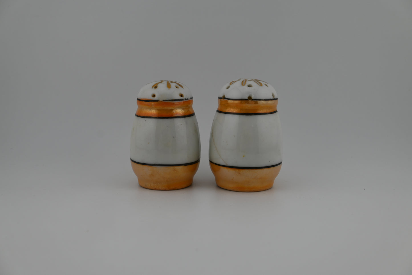 Rare 1950s Hand-Painted Lusterware Floral Design Japanese Porcelain Salt & Pepper Shaker Set