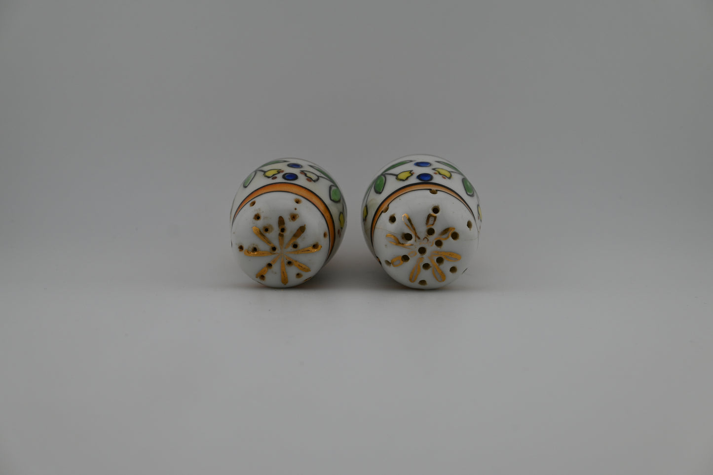 Rare 1950s Hand-Painted Lusterware Floral Design Japanese Porcelain Salt & Pepper Shaker Set